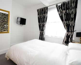 Three Queens Hotel - Burton upon Trent - Habitación