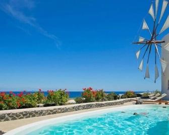 Lilac Windmill Villa - Exo Gialos - Basen