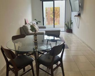 Cozy modern and central apartment in GDL - Guadalajara - Dining room