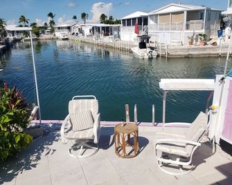waterfront cottage near key west, sleeps 6 - Cudjoe Key - Patio
