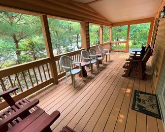 Cozy Hideaway @ Spring Brook Resort - Merrimac - Balcón