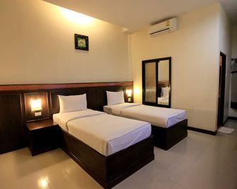 Room Place - Chumphon - Habitación