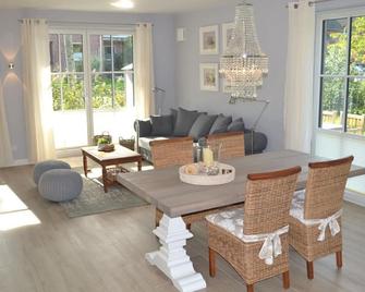 Reetdachhaus Seestern - Garding - Dining room