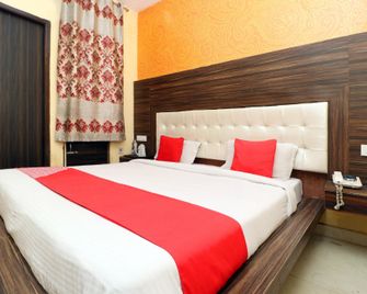Hotel O Jk - Chandigarh - Habitación