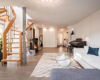 Alpennest Appartement - Innsbruck - Sala de estar