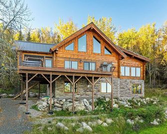 Sunset Cove Retreat - private bay in Crane Lake with year-round availability! - Crane Lake - Building