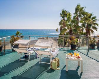 Hotel Caravelle Thalasso & Wellness - Diano Marina - Balcony