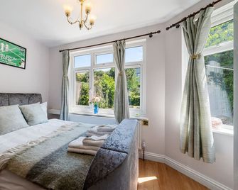 Wimbledon Holiday Lets - London - Bedroom