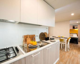 Club del Sole Adriano Family Collection - Punta Marina - Kitchen