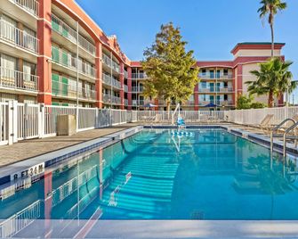Developer Inn Downtown Orlando, a Baymont by Wyndham - Orlando - Pool