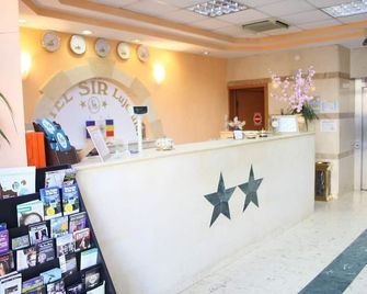 Sir Lujerului - Bucarest - Recepción