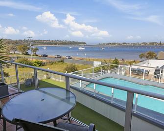 Crown Apartments - Merimbula - Balcony