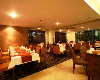 Lakeshore Hotel & Apartments - Daca - Restaurante