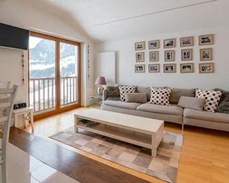 Chalet Mountain View - أبلاش - غرفة معيشة