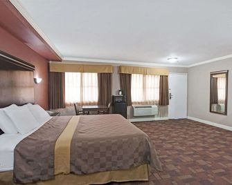 Travelodge by Wyndham Whittier - Whittier
