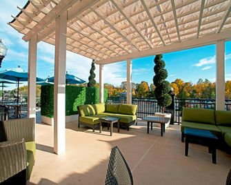 Courtyard by Marriott Saratoga Springs - סאראטוגה ספרינגס - מרפסת