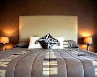 The Tontine Hotel - Greenock - Bedroom