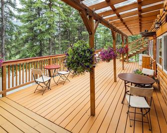 Denali Crow's Nest Cabins - Denali Park - Balcony