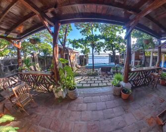 Romantic Beachfront Casita w/ Pool - AC - Sleeps 4 - Pochomil - Patio