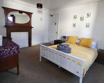 Devon & Cornwall - Torpoint - Bedroom
