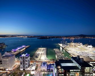 Auckland Harbour Suites - Auckland - Building