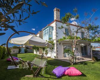 Deniz Kabugu Hotel - Alaçati - Veranda