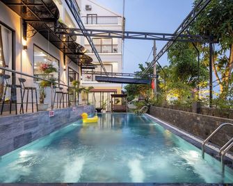 1 Stop Vivi An Bang Beach Hoi An Hotel - Hoi An - Uima-allas