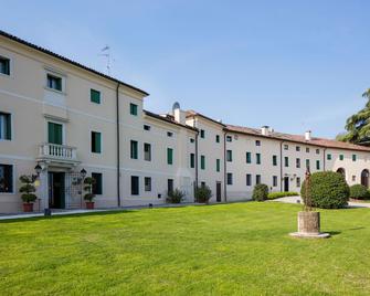 Villa Michelangelo Vicenza - Starhotels Collezione - Arcugnano - Building