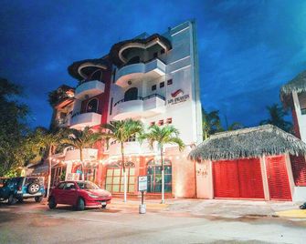Hotel y Suites Los Encantos - Sayulita - Gebouw