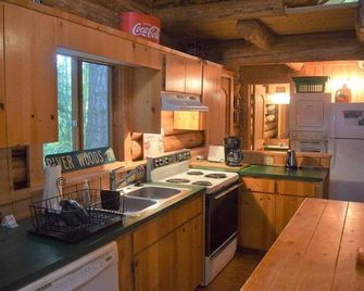 Cascade Log Cabin | Mt Rainier, Wifi, Log Cabin - Packwood - Cocina