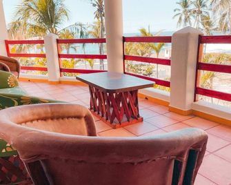 Penthouse Condo - 2 Br Suite - Room #11 - San Patricio - Melaque - Balcón