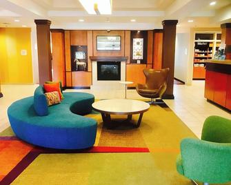 Fairfield Inn & Suites by Marriott Sacramento Airport Natomas - Sacramento - Lobby