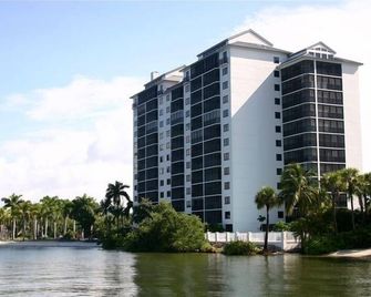 Were 100% & Better than ever, Redecorated, New LR furniture, Bikes - Great Rates - Fort Myers - Gebäude