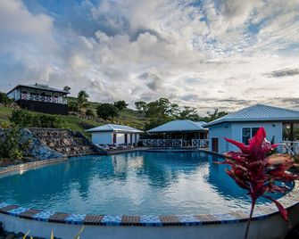 Dua Dua Beach Resort - Rakiraki - Piscina