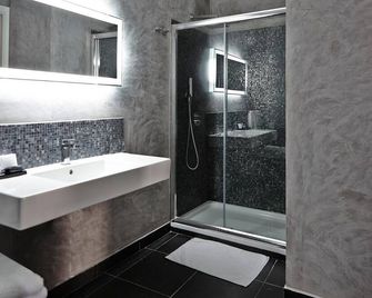 La Suite Boutique Hotel - Procida - Kylpyhuone