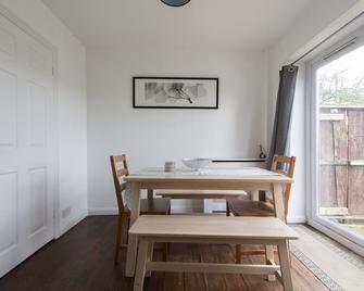 Long stay in Chingford perfect for contractors - Potters Bar - Restaurant