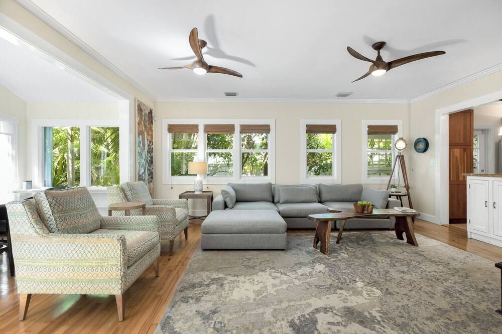 Garden Hideaway ~ Gorgeous 4 Br, 3 Ba W/Private Heated Pool And Lush Gardens! - קי ווסט - סלון