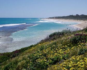 Sea View Terrace Cottage - Yanchep - Playa
