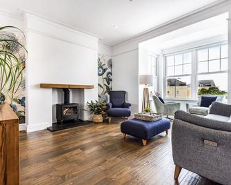 Falmouth Bay - Falmouth - Living room