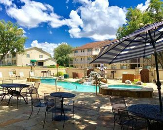 Poolside Porch Paradise - New Braunfels - Pool