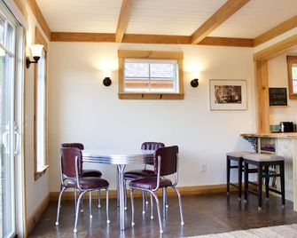 Ladyslipper Cozy Cottage With Sunrise Views - Blue Hill - Comedor
