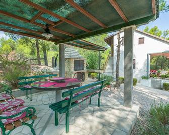 Apartment Ametist - Vis - Patio
