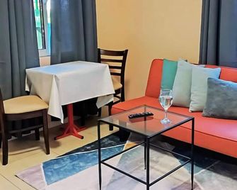 Dolfijn Studios - Paramaribo - Huiskamer