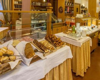 Hotel Lucia - Levico Terme