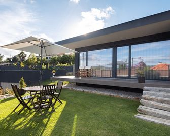 Abraços dos Avós - Casas de aldeia - Viana do Castelo - Patio