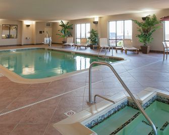 Hampton Inn Macomb - Macomb - Piscina