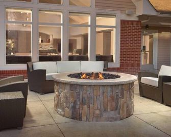 Try boating or kayaking at Lake Crabtree County Park! Pets Allowed, Pool! - Morrisville - Patio