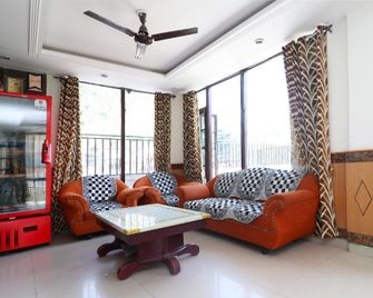 OYO 4605 Hotel Aakarsh - Dharamshala - Lobby