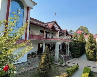 Shri Shail Inn - Mukteshwar - Toà nhà