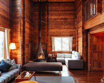Renest - Kobe - Living room